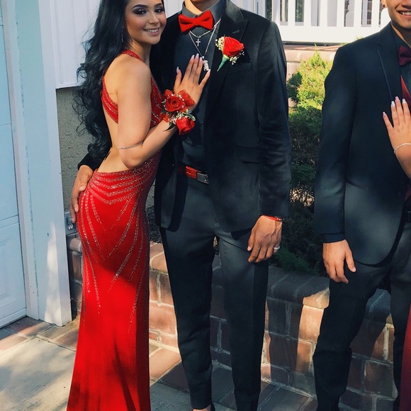 Red prom dress - Picture 2 of 7